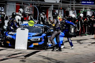 Pit Lane, Race
