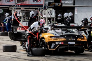 Pit Lane, Race
