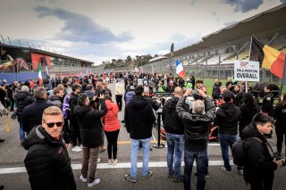 Gridwalk, Race
