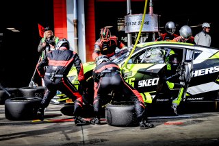 Pit Lane, Race

