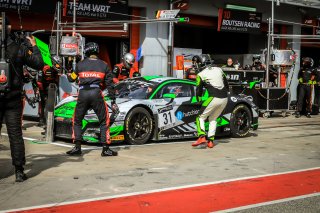 Pit Lane, Race
