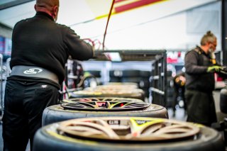 Paddock, Pirelli

