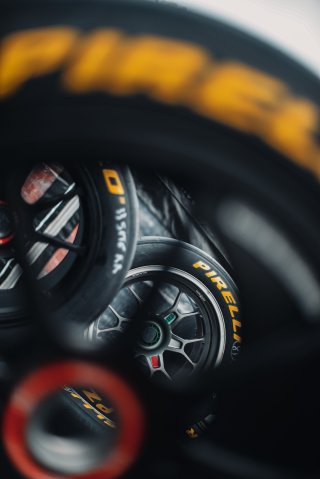 Paddock, Pirelli
