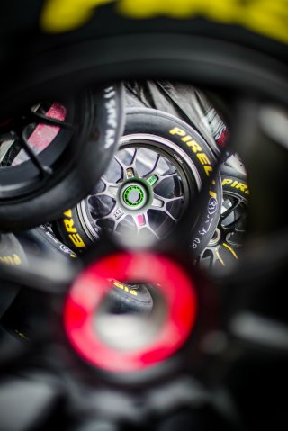 Paddock, Pirelli
