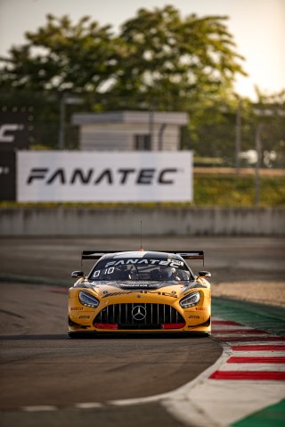 #88 AKKODIS ASP Team Mercedes-AMG GT3 Jim Pla FRA Maximilian Götz DEU Pro, Race 1
