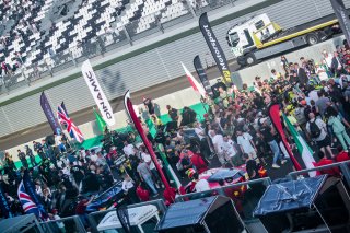 Grid Walk, Race 1
