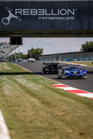 #188 Garage 59 McLaren 720 S GT3 Miguel Ramos PRT Dean Macdonald GBR Pro-Am Cup, Race 2
