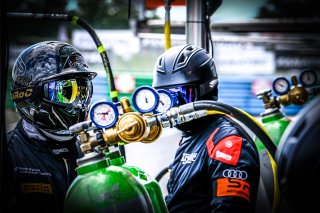 Pitlane, Race 2
