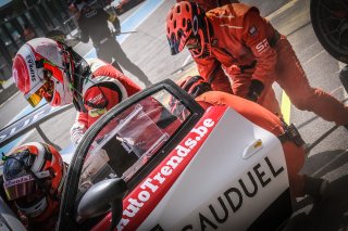 Pitlane, Race 2
