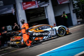 Pitlane, Race 2
