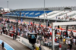 Gridwalk, Race
