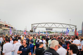 Gridwalk, Race
