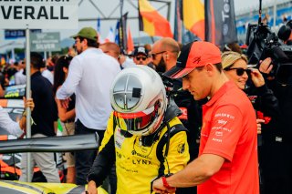 Gridwalk, Race
