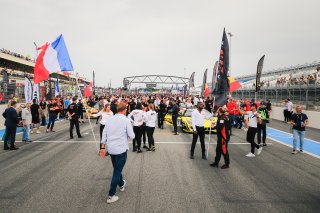 Gridwalk, Race
