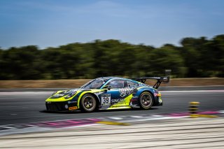 #39 Singha Racing Team TP 12 Porsche 911 GT3-R (991.II) Piti BHIROMBHAKDI THA Tanart SATHIENTHIRAKUL THA Matthew PAYNE NZL Gold Cup, FGTWC, Qualifying
