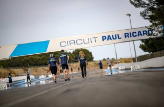 Trackwalk
