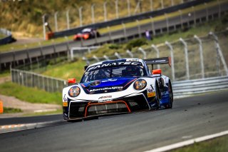 #56 Dinamic Motorsport Porsche 911 GT3-R (991.II) Giorgio Roda Klaus Bachler Pro, Free Practice
