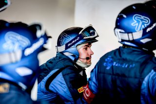 Pitlane, Qualifying 1
