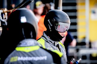 Pitlane, Qualifying 1
