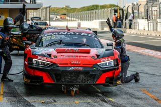 #26 Sainteloc Junior Team Audi R8 LMS evo II GT3 Gilles Magnus Nicolas Baert Silver Cup, Pitlane, Qualifying 1
