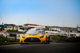 #88 AKKODIS ASP Team Mercedes-AMG GT3 Jules Gounon Jim Pla Pro, FGTWC, Race 1
