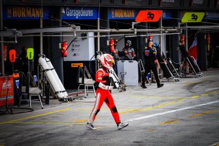 Pitlane, Race 1
