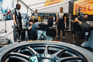 Paddock, Set Up
