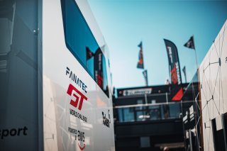 Paddock, Set Up
