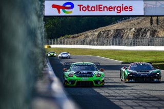 #38 Jota McLaren 720 S GT3 Marvin KIRCHHÖFER Oliver WILKINSON Rob BELL McLaren 720 S GT3 Pro, #56 Dinamic Motorsport Porsche 911 GT3-R (991.II) Marius NAKKEN Mauro CALAMIA Giorgio RODA Mikkel PEDERSEN Porsche 911 GT3-R (991.II) Silver Cup, GT3, Warm Up
 | SRO/ JULES BEAUMONT