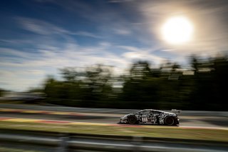 #77 Barwell Motorsport Lamborghini Huracan GT3 Evo Ahmad AL HARTHY Sam DE HAAN Alex MACDOWALL Sandy MITCHELL Lamborghini Huracan GT3 Evo Gold Cup, Race

