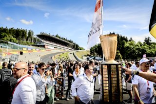 Gridwalk, Race
