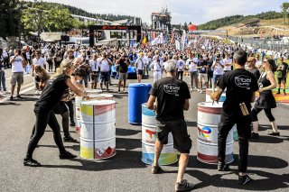 Gridwalk, Race
