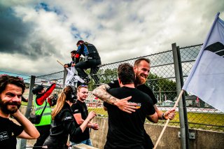 #88 AMG Team AKKODIS ASP Mercedes-AMG GT3 Raffaele MARCIELLO Daniel JUNCADELLA Jules GOUNON Mercedes-AMG GT3 Pro, Celebration, Race
 | SRO / TWENTY-ONE CREATION - Jules Benichou