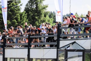 Gridwalk, Race
