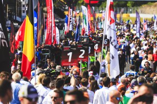 Gridwalk, Race
