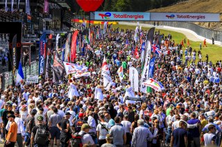 Gridwalk, Race
