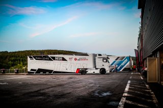 Paddock, Set Up
