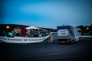Paddock, Set Up
