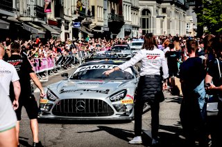 Parade
