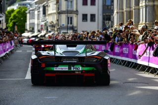 PARADE
