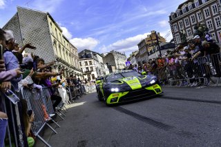 PARADE
