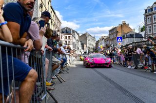 PARADE
