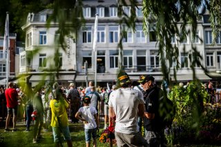 Briefing, Parade
 | SRO / TWENTY-ONE CREATION - Jules Benichou