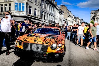 Parade
