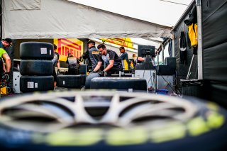 Paddock, Pirelli
