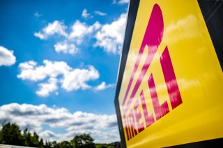 Paddock, Pirelli
