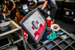 Paddock, Pirelli
