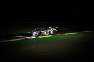 #77 Barwell Motorsport Lamborghini Huracan GT3 Evo Ahmad AL HARTHY Sam DE HAAN Alex MACDOWALL Sandy MITCHELL Lamborghini Huracan GT3 Evo Gold Cup, FGTWC, Night Practice
