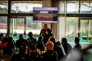 Briefing
