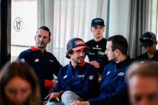 Briefing
